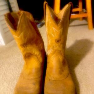 Mens Ariat work boots size 10.5 D $35.00